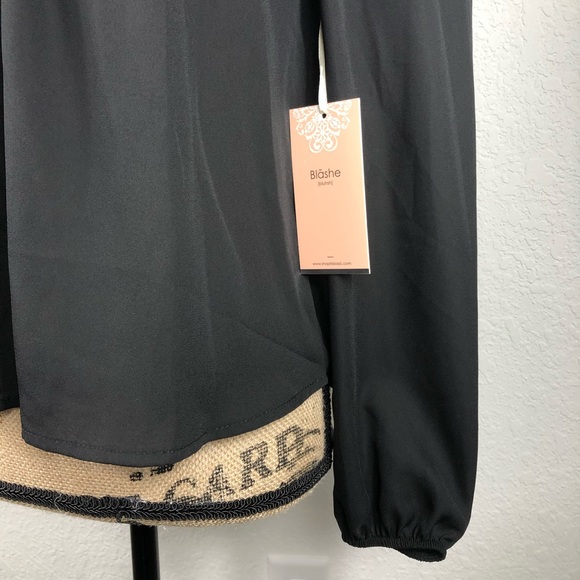 Women blouse Tops - Picture 7 of 8